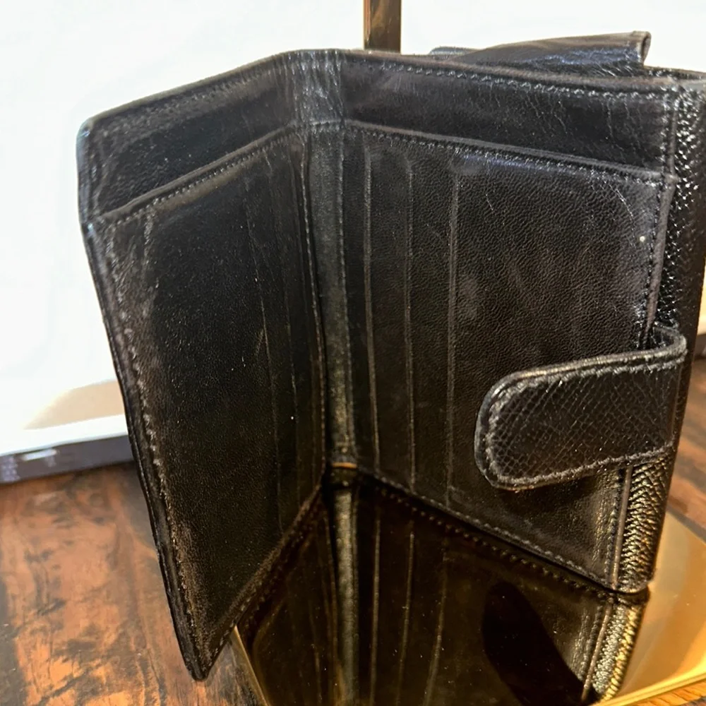 Chanel Black Leather Women's Bag - Picture 7 of 10